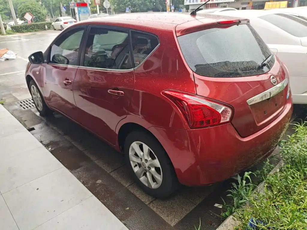 Tiida 1.6 L CVT Comfort