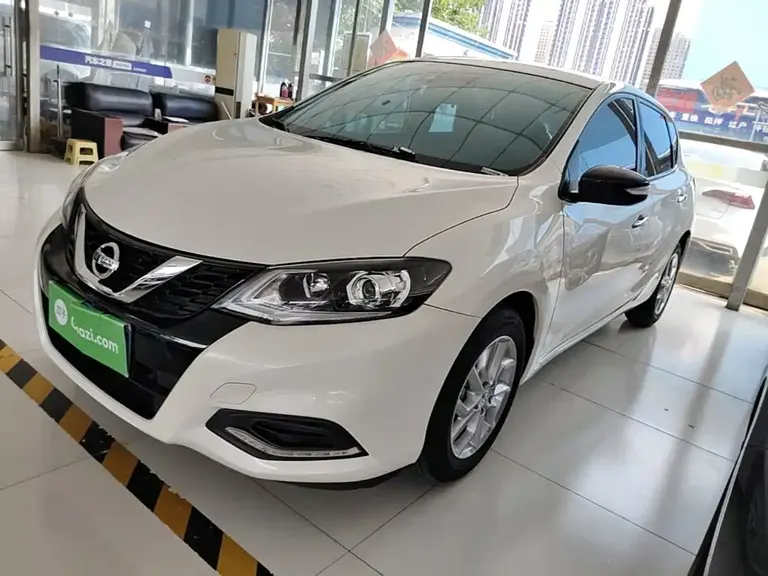 Nissan Tiida 1.6 L CVT Smart Travel