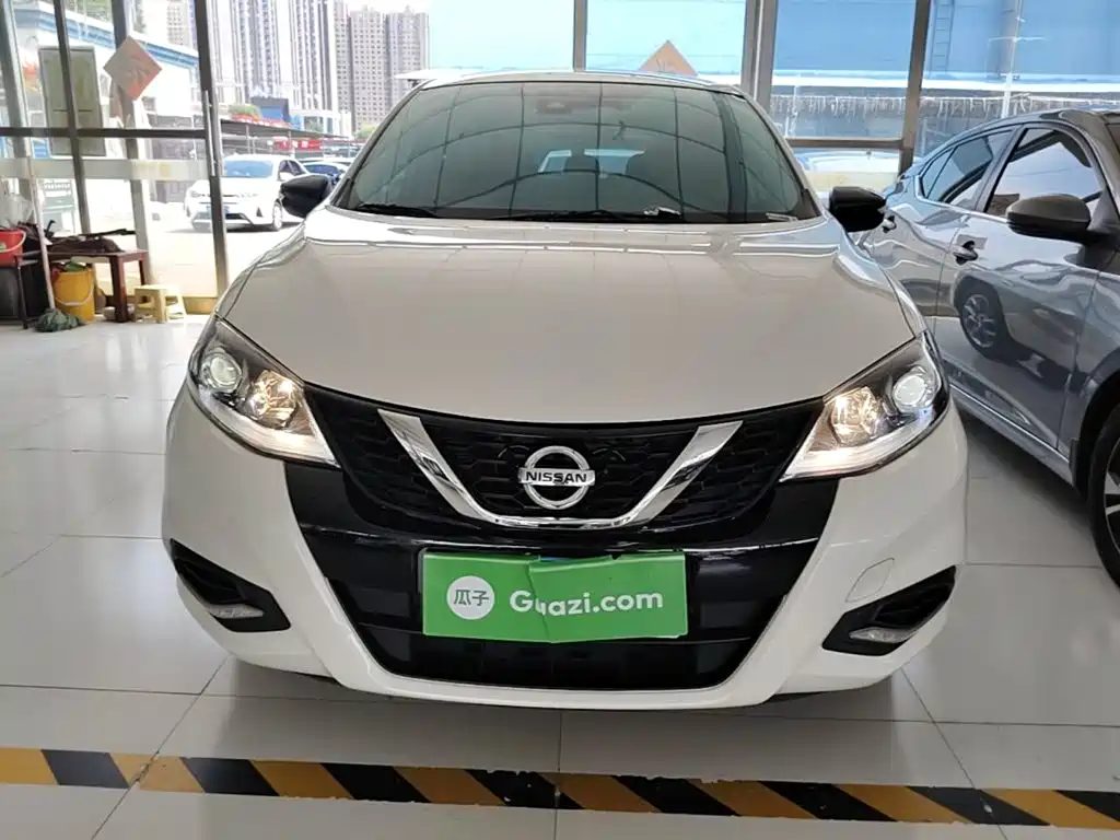 Tiida 1.6 L CVT Smart Travel