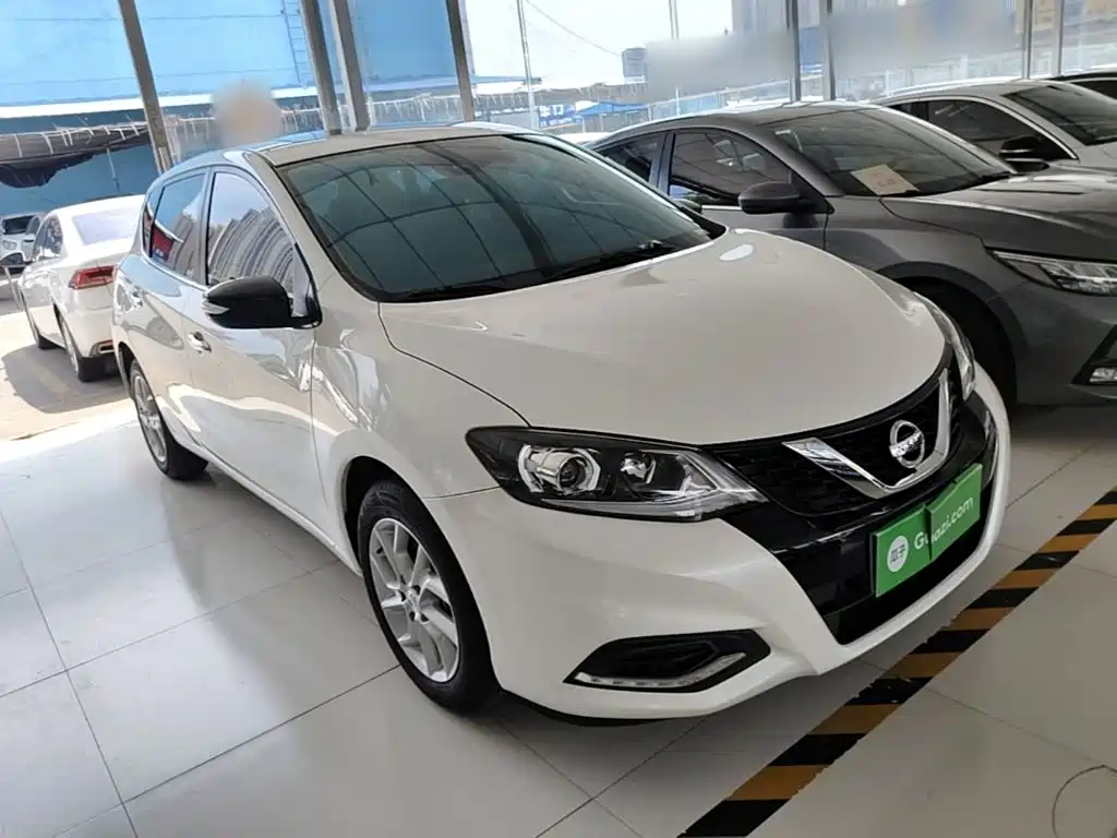 Tiida 1.6 L CVT Smart Travel