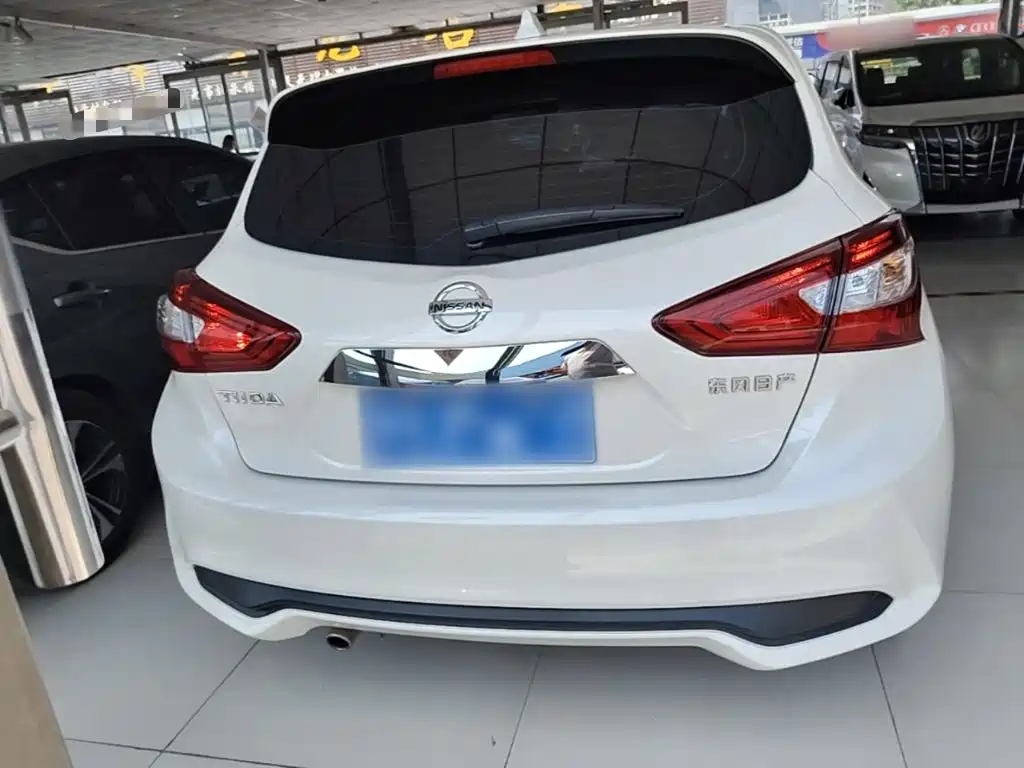 Tiida 1.6 L CVT Smart Travel