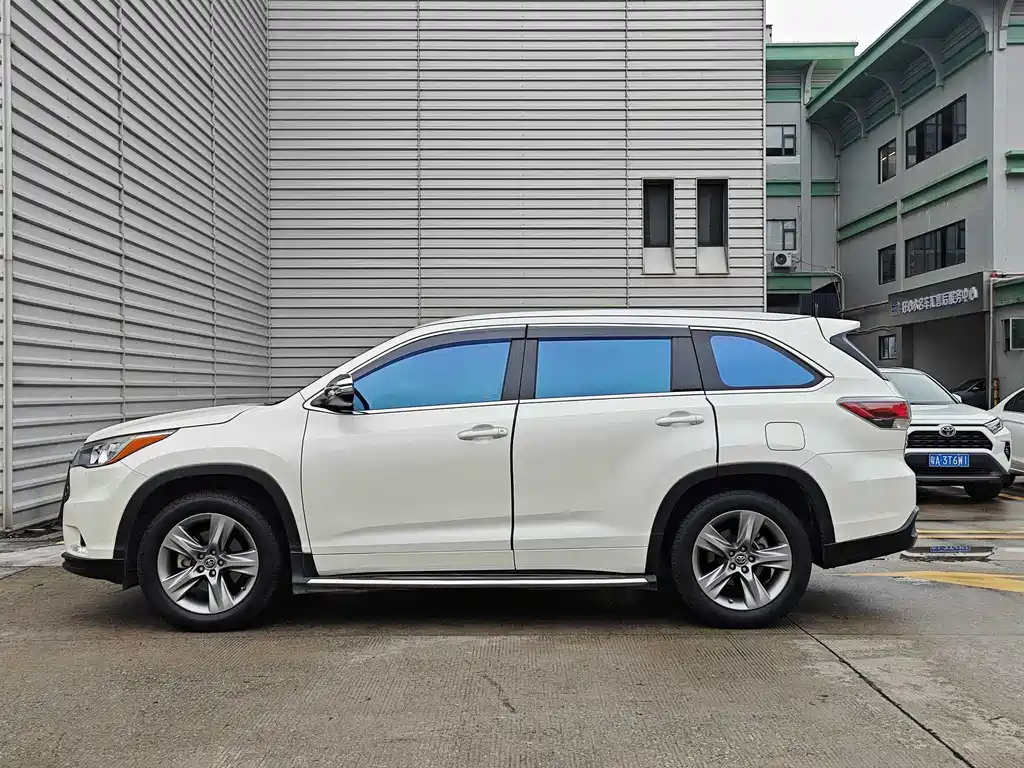 Highlander 2.0 T 2 WD Luxury 7-seat