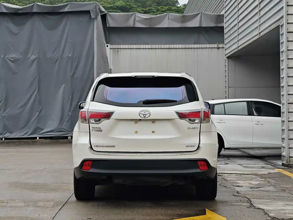 Highlander 2.0 T 2 WD Luxury 7-seat