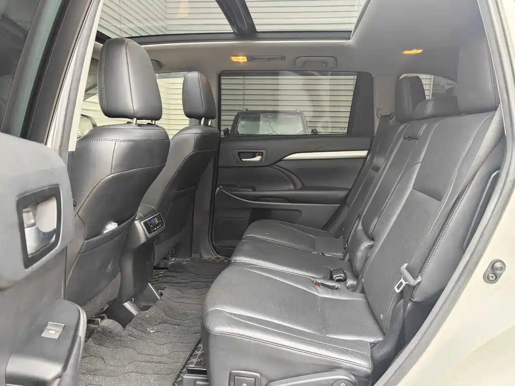 Highlander 2.0 T 2 WD Luxury 7-seat