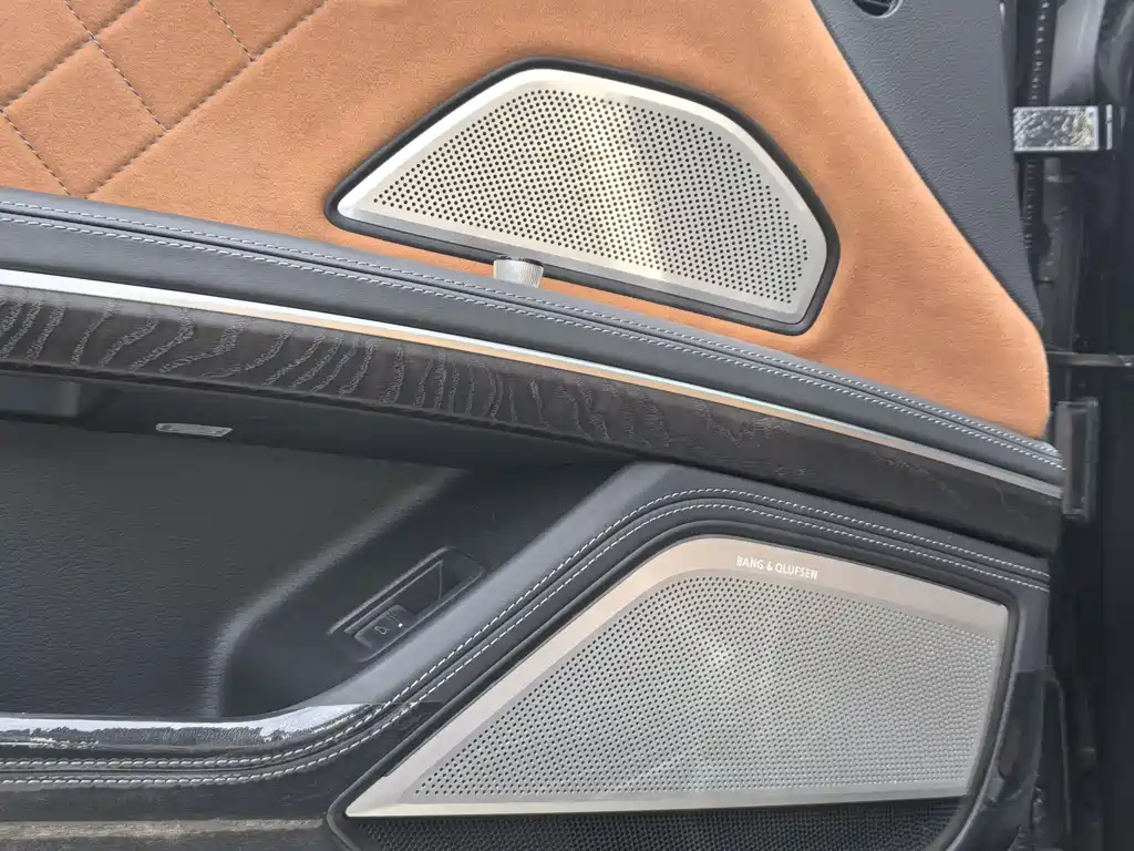 Audi A8 奥迪A8 2024款 A8 L Horch创始人版 传奇型