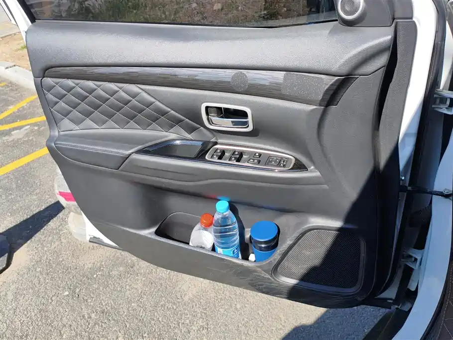 Outlander 2.4 L 4 WD Enjoyment 5-seat