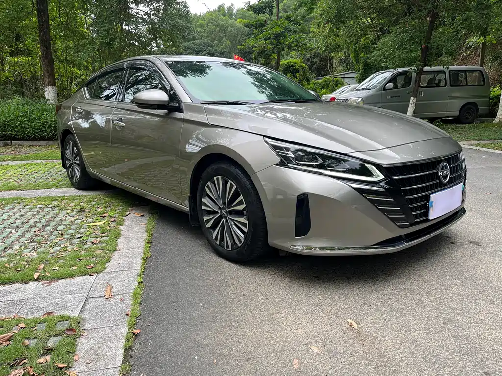Teana 2.0 L XE Sincere