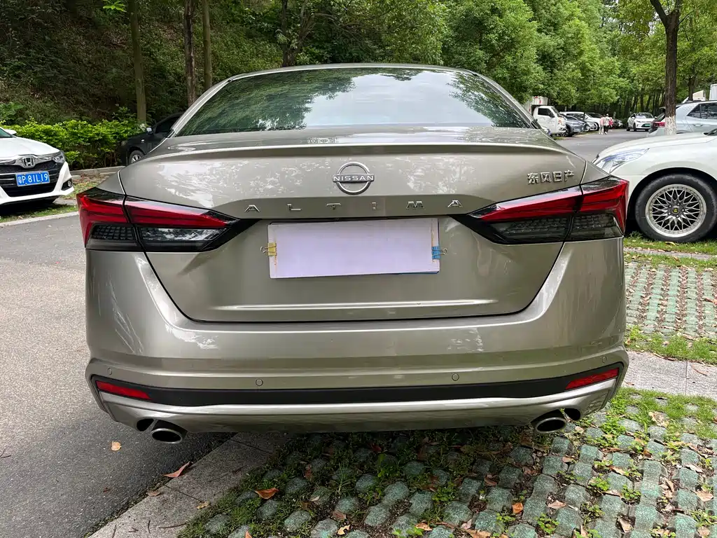 Teana 2.0 L XE Sincere