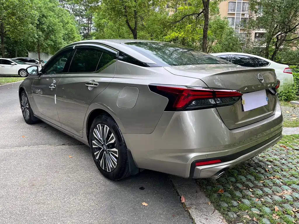 Teana 2.0 L XE Sincere