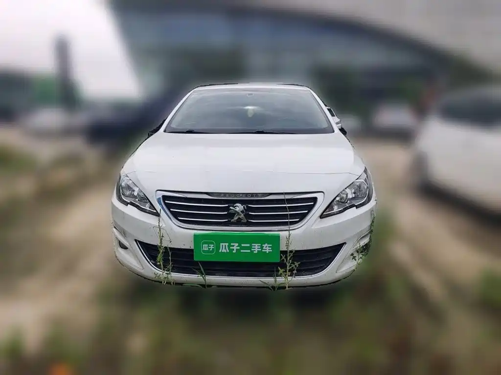 Peugeot 408 1.2 T Auto Luxury