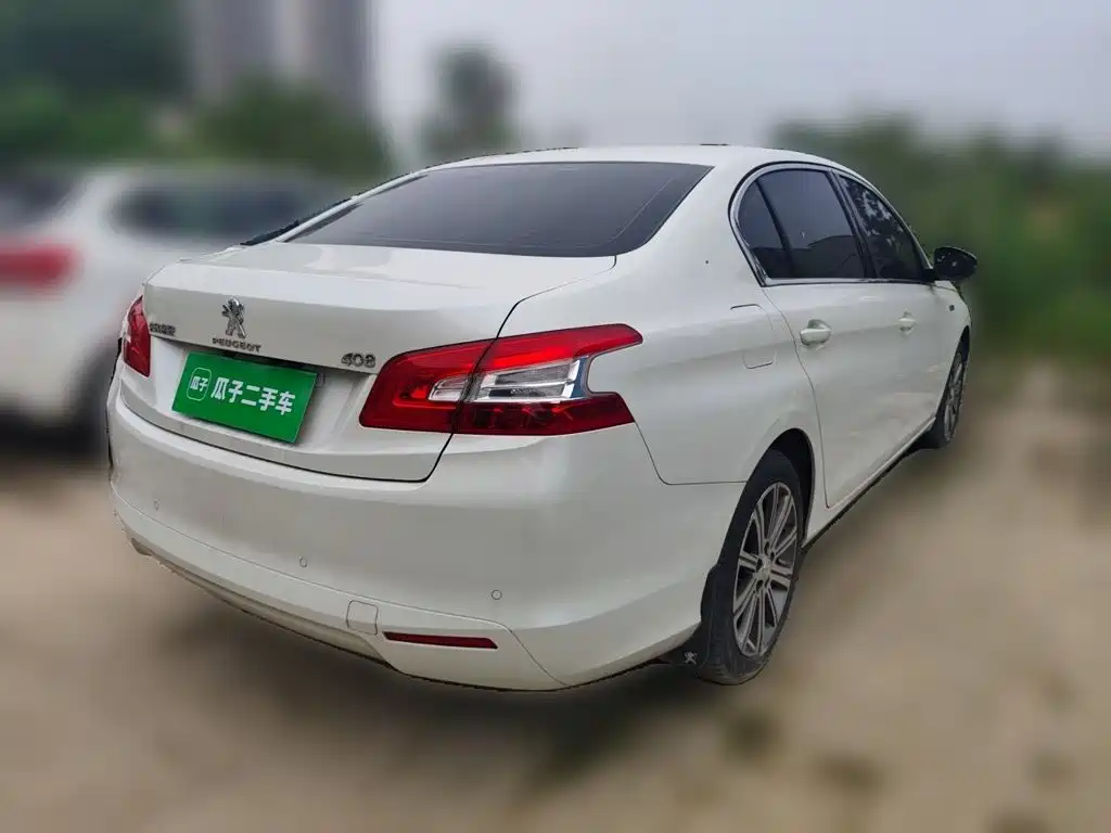 Peugeot 408 1.2 T Auto Luxury