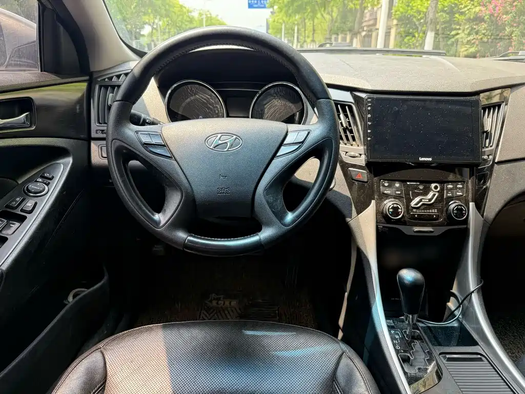 Sonata 2.0 L Auto Luxury