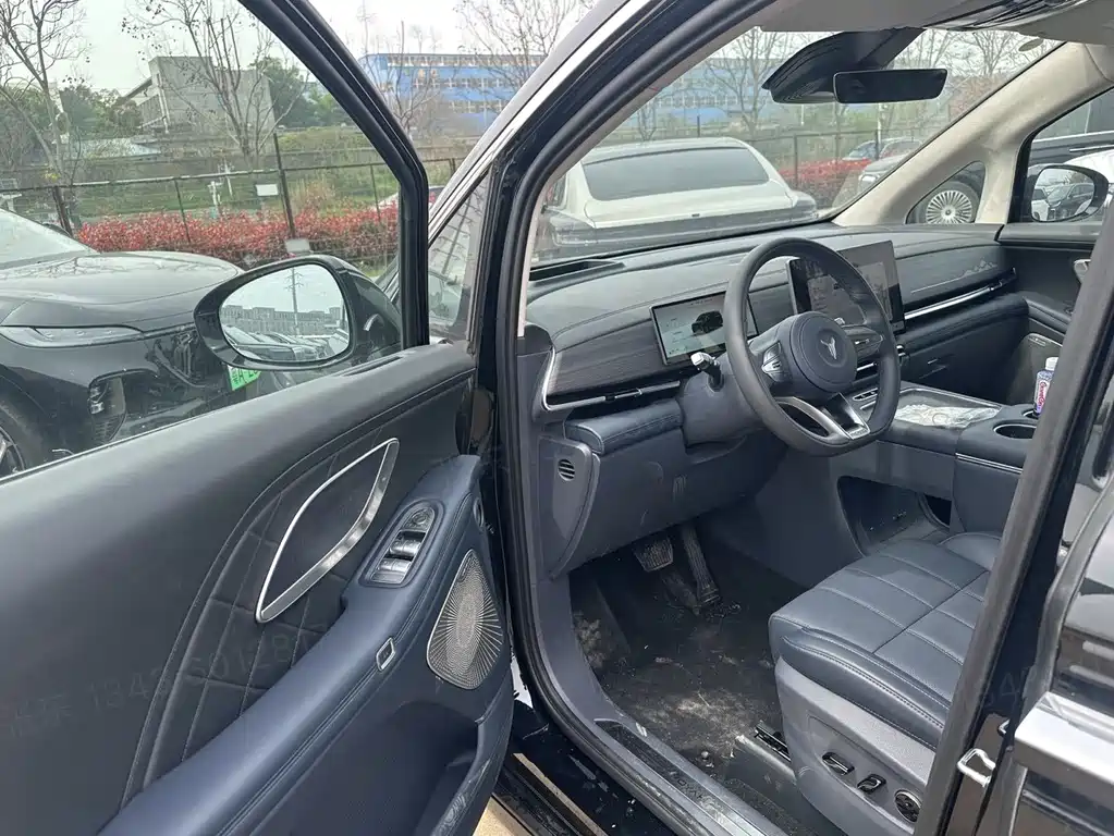 Voyah Dreamer PHEV Qiankun Ultra