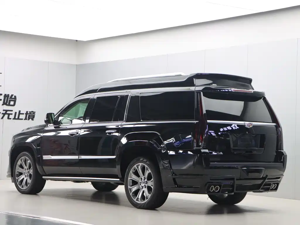 Escalade 6.2 L ESV Platinum Extended