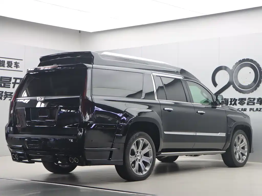 Escalade 6.2 L ESV Platinum Extended
