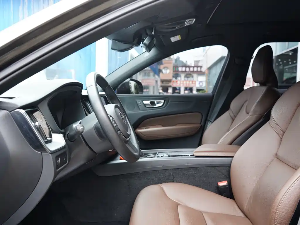 Volvo XC60 T5 4 WD Smart Ease Luxury