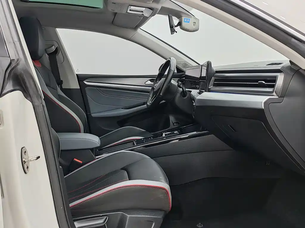 Lamando Lamando L 280 TSI DSG Spicy Cool