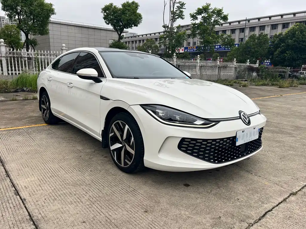 Lamando Lamando L 280 TSI DSG Spicy Cool
