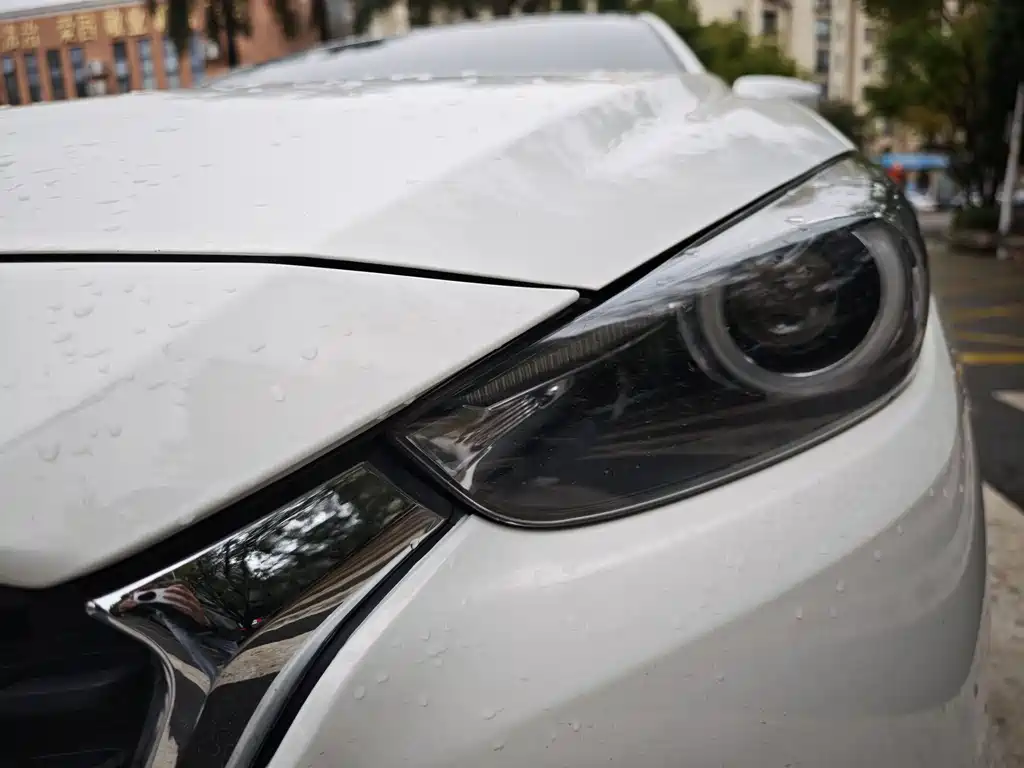 Mazda 3 Axela Sedan 1.5 L Auto Luxury CN-V
