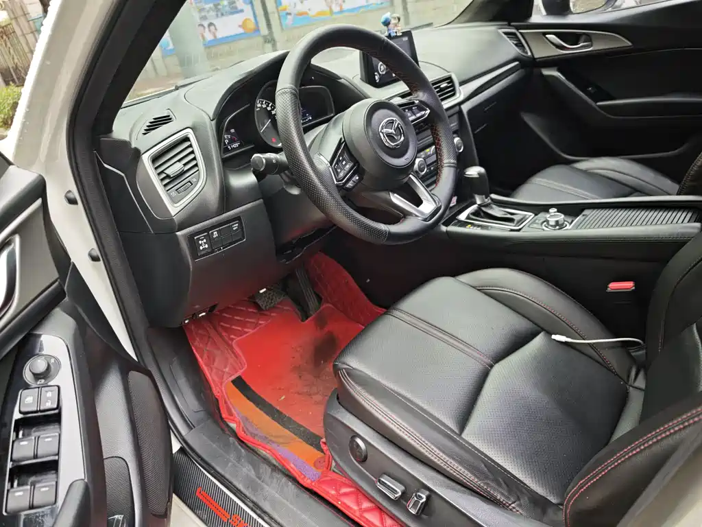 Mazda 3 Axela Sedan 1.5 L Auto Luxury CN-V