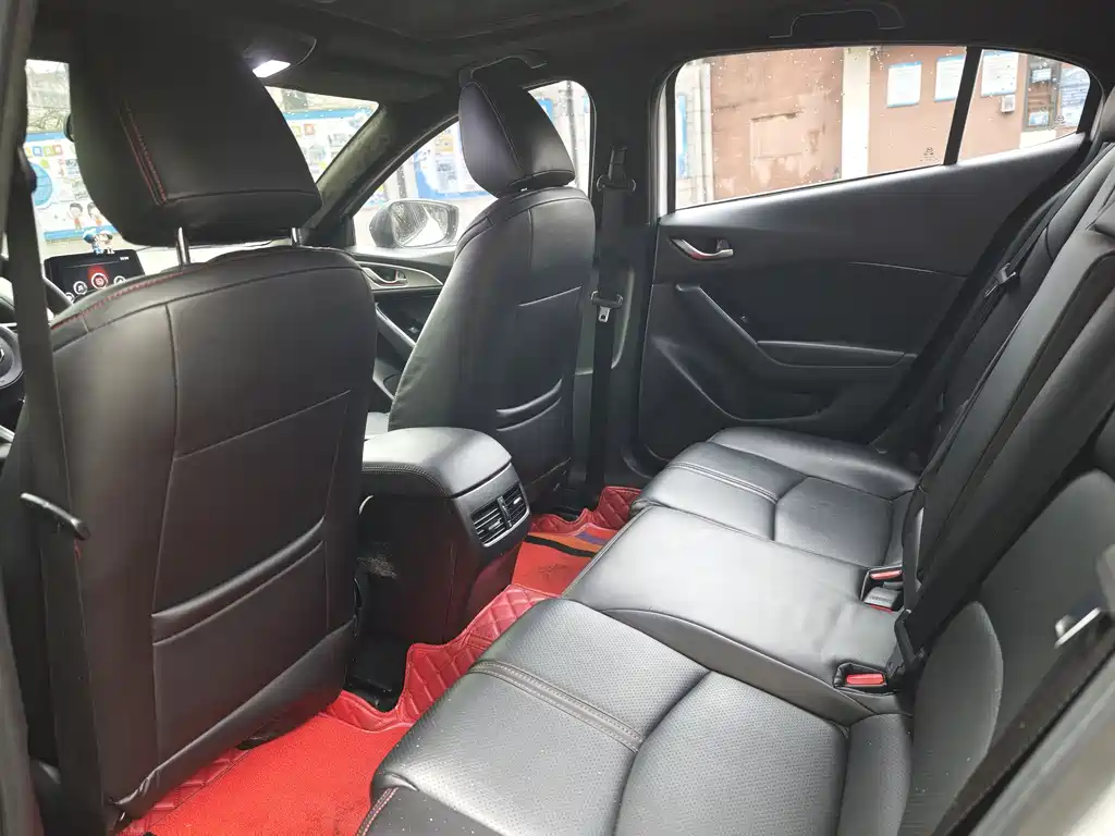 Mazda 3 Axela Sedan 1.5 L Auto Luxury CN-V