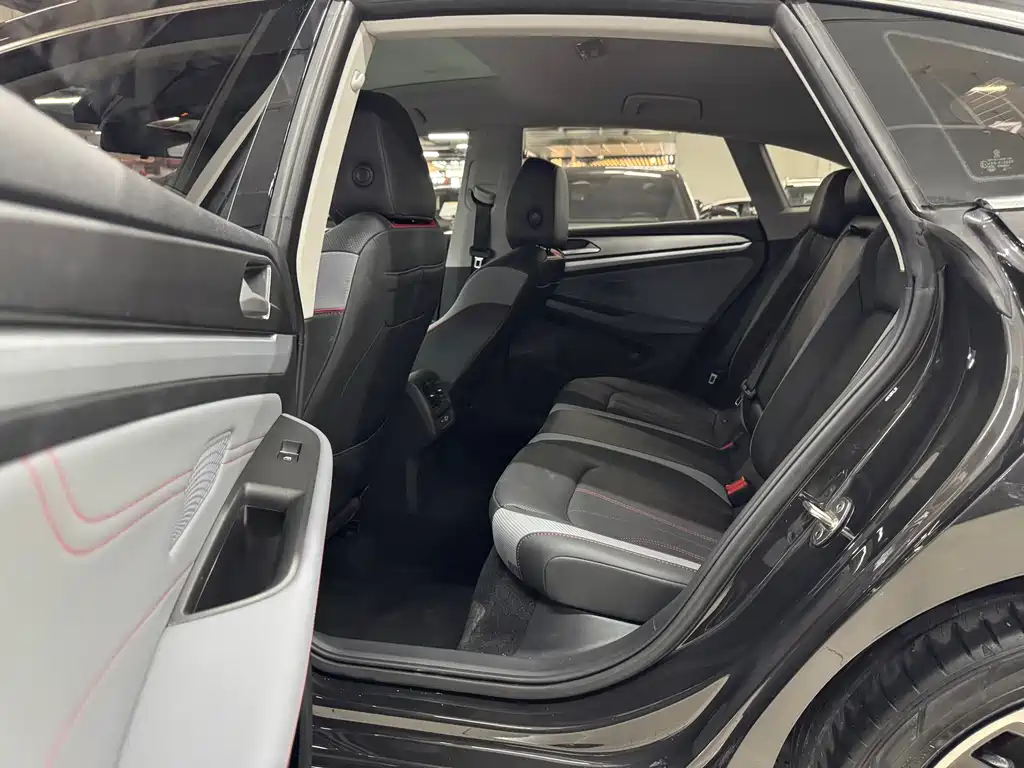 Lamando Lamando L 280 TSI DSG Spicy Cool