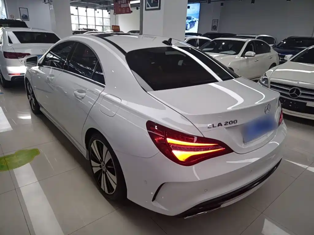 Mercedes-Benz CLA (Import) CLA 200 Fashion