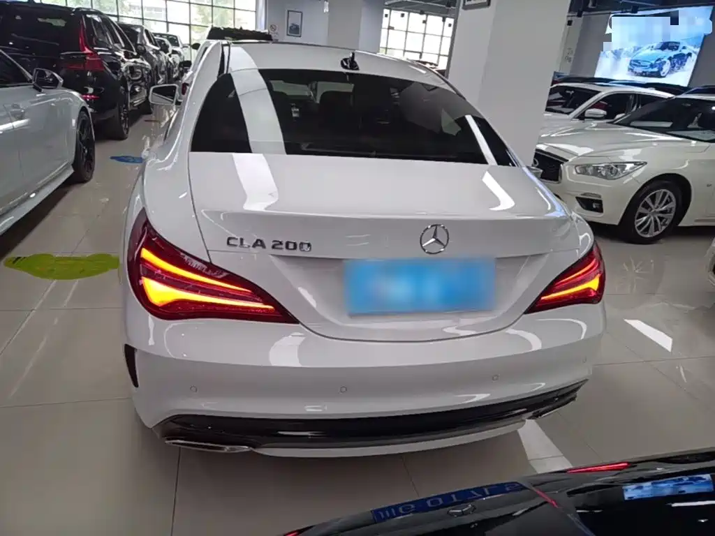 Mercedes-Benz CLA (Import) CLA 200 Fashion