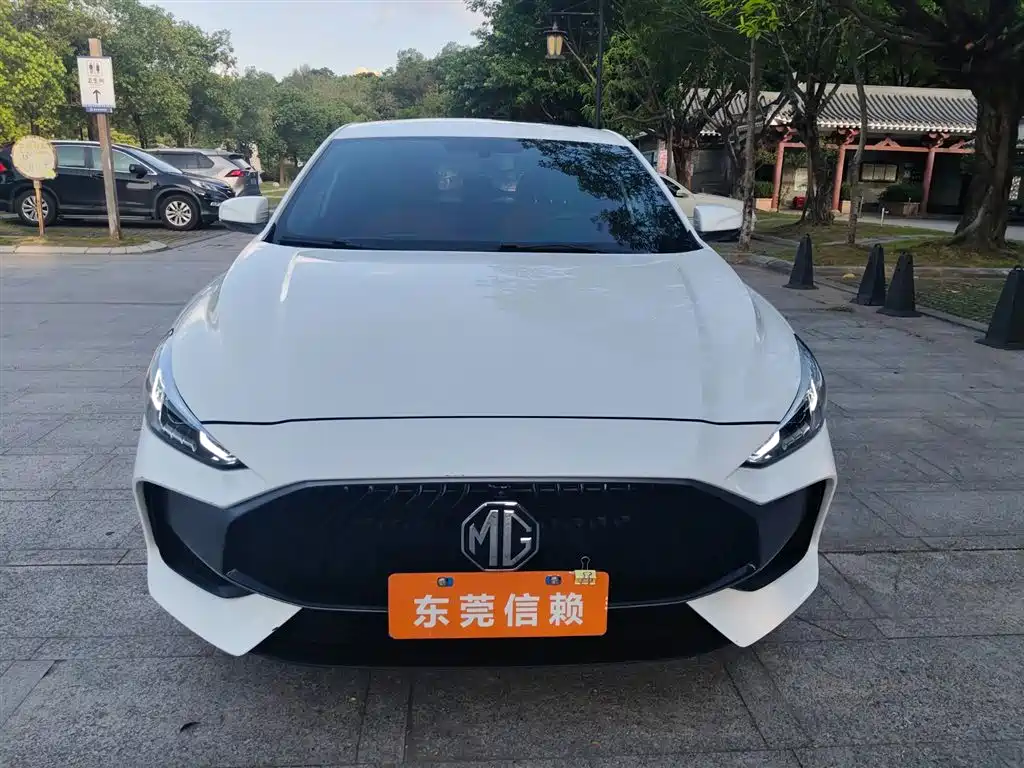 MG5 180 DVVT CVT Luxury