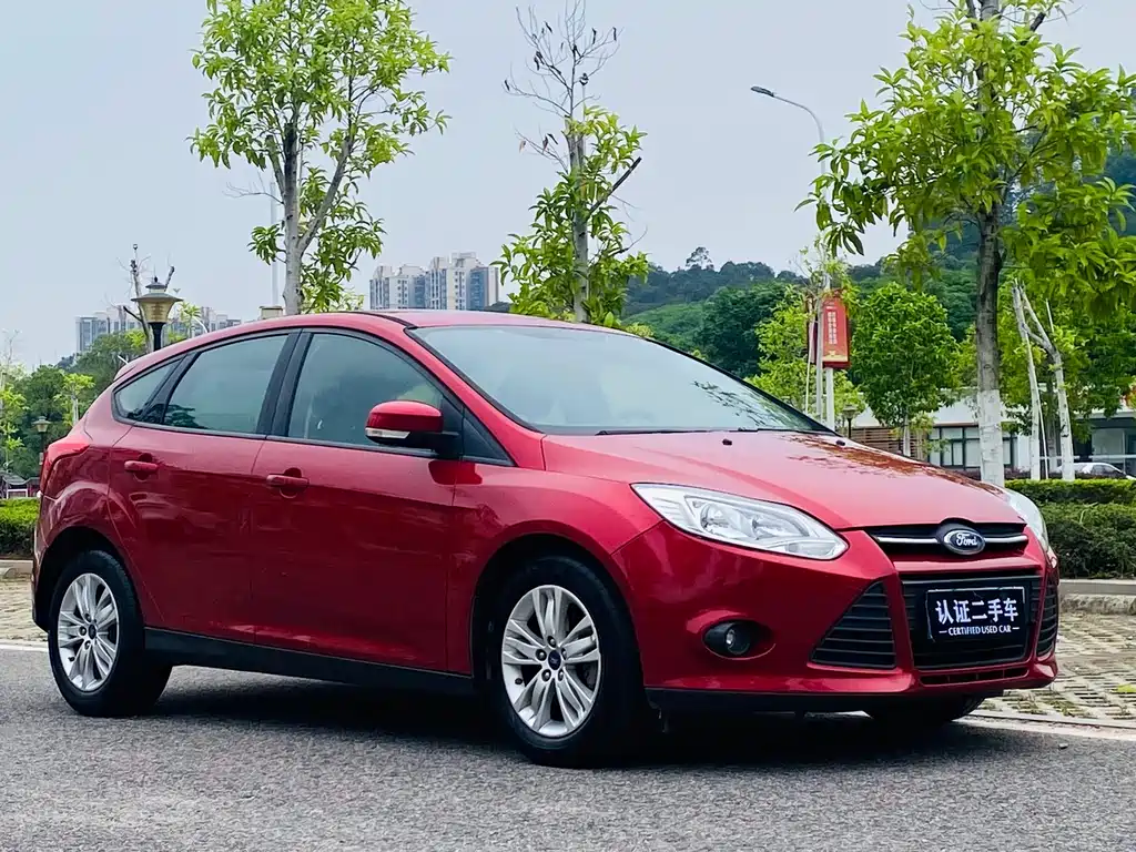 Focus Hatchback 1.6 L Auto Style