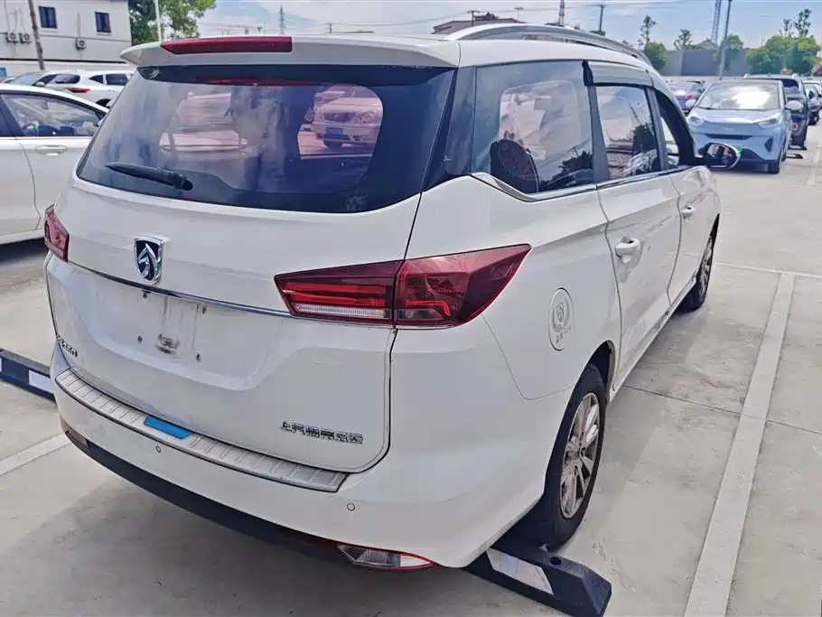 Baojun 360 1.5 L CVT Elite CN-VI