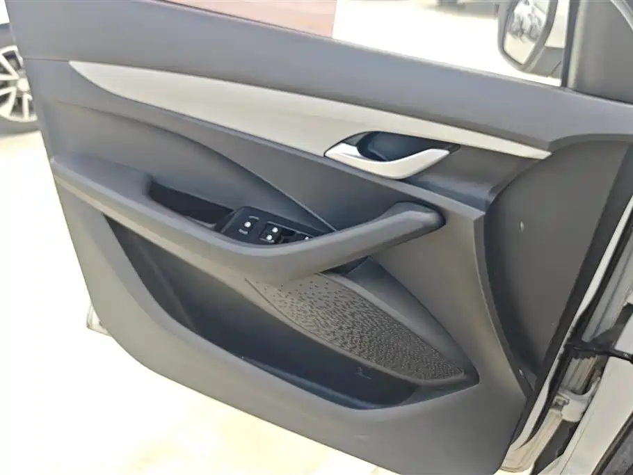Baojun 360 1.5 L CVT Elite CN-VI