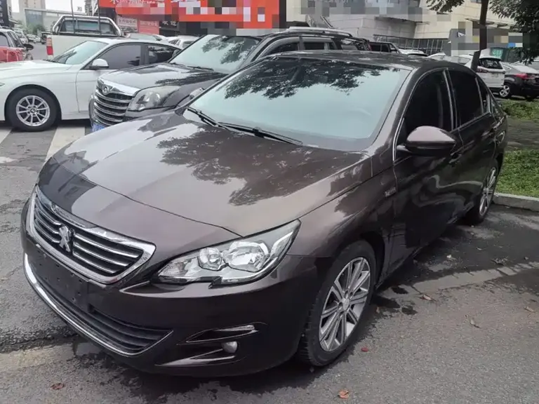 Peugeot 408 1.2 T Auto Luxury