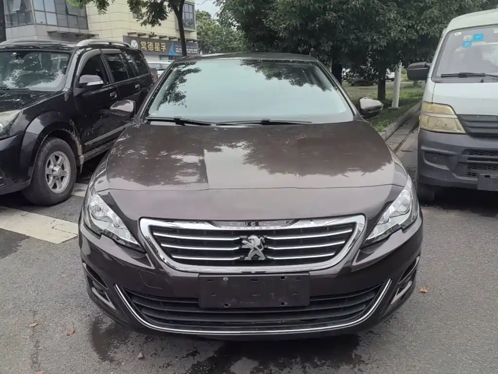 Peugeot 408 1.2 T Auto Luxury