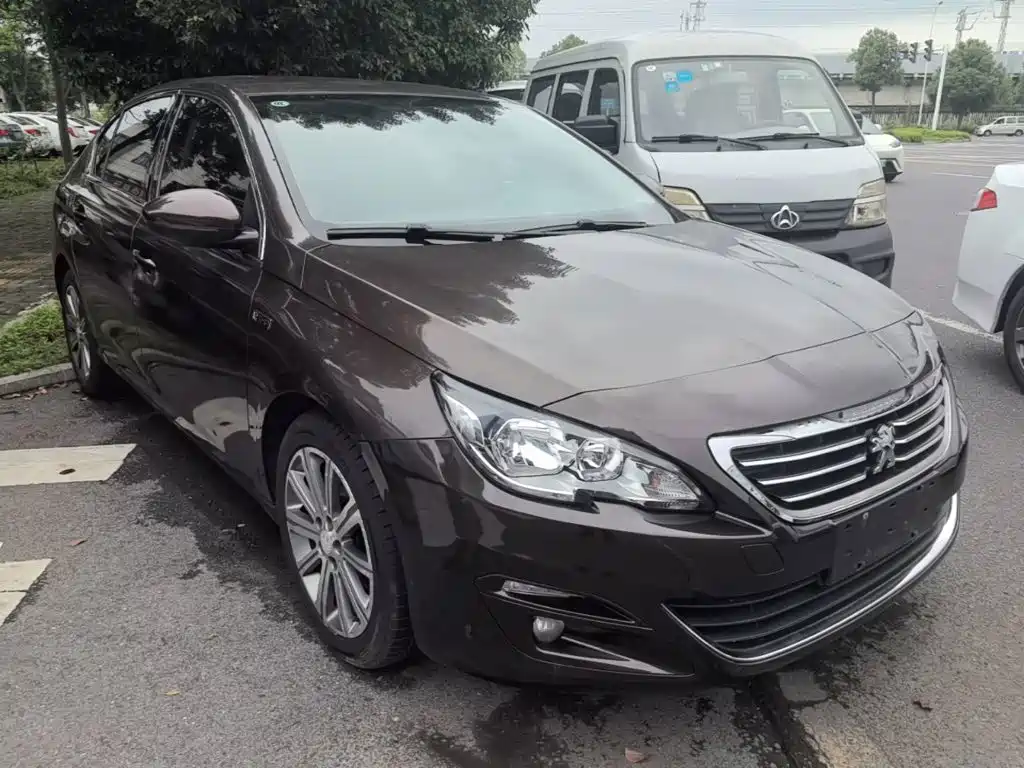 Peugeot 408 1.2 T Auto Luxury