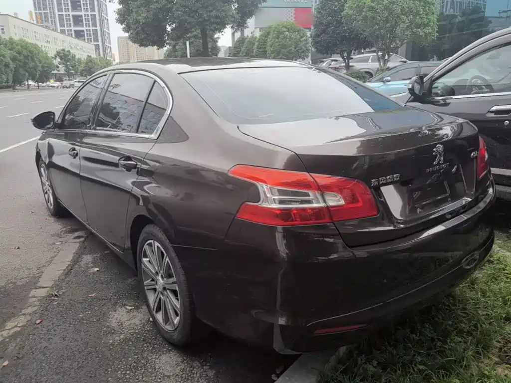 Peugeot 408 1.2 T Auto Luxury