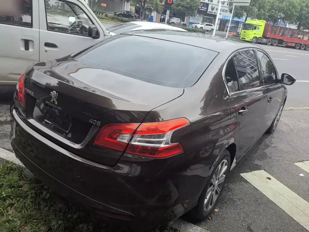 Peugeot 408 1.2 T Auto Luxury