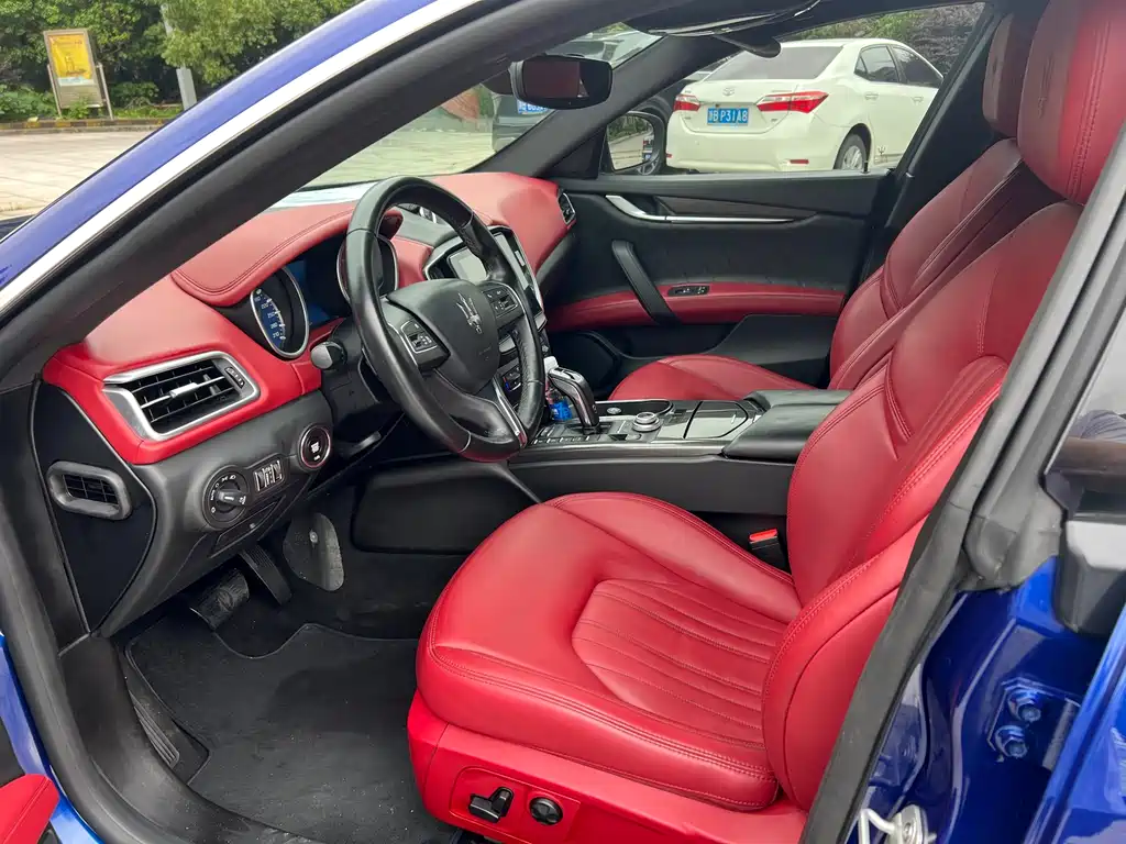 Ghibli 3.0 T Standard CN-V