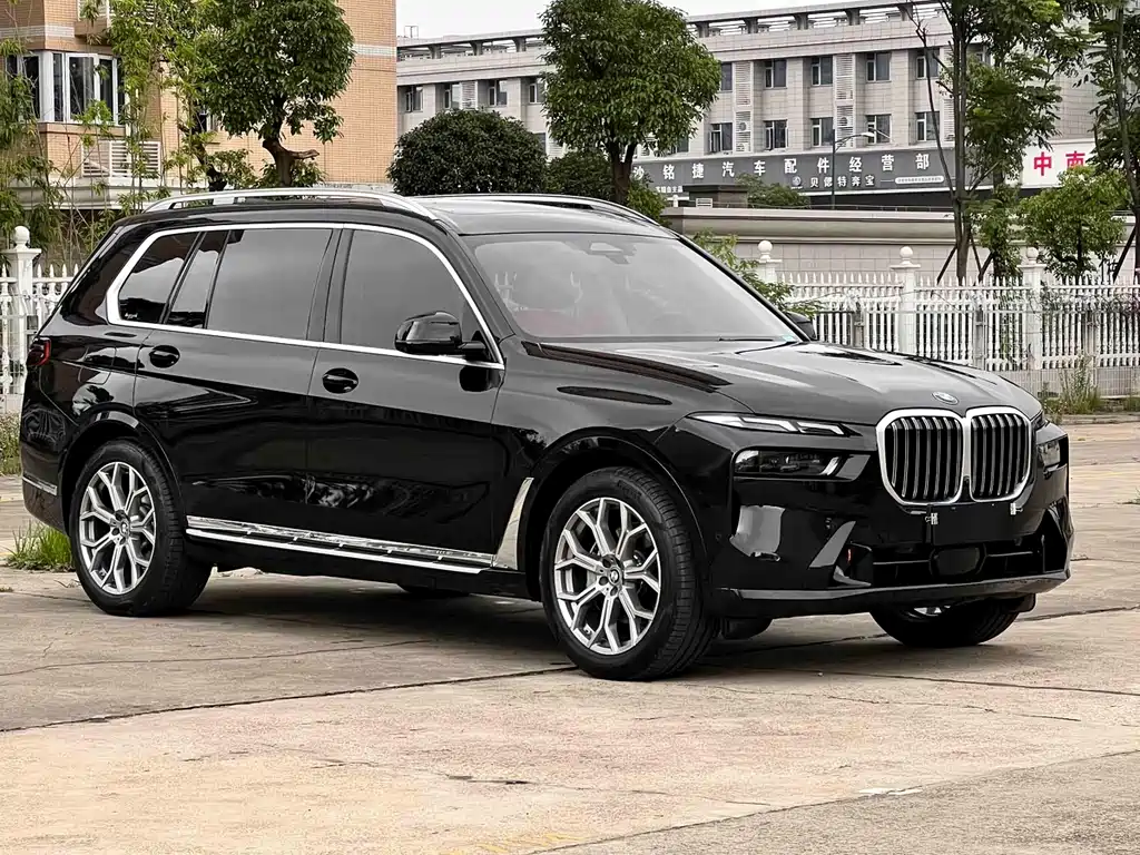 BMW X7 xDrive40 i Leading Luxury Package