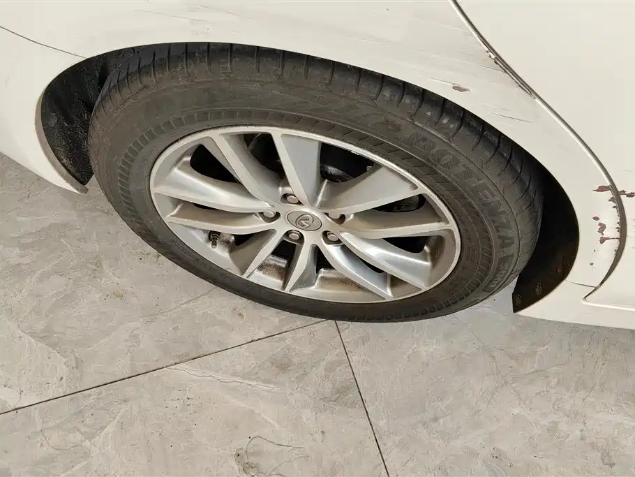 Infiniti Q50 2.0 T Comfort