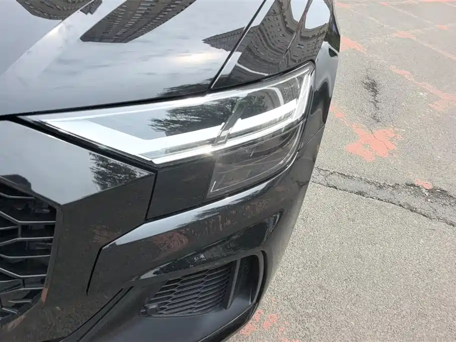 Audi Q8 55 TFSI Luxury Dynamic