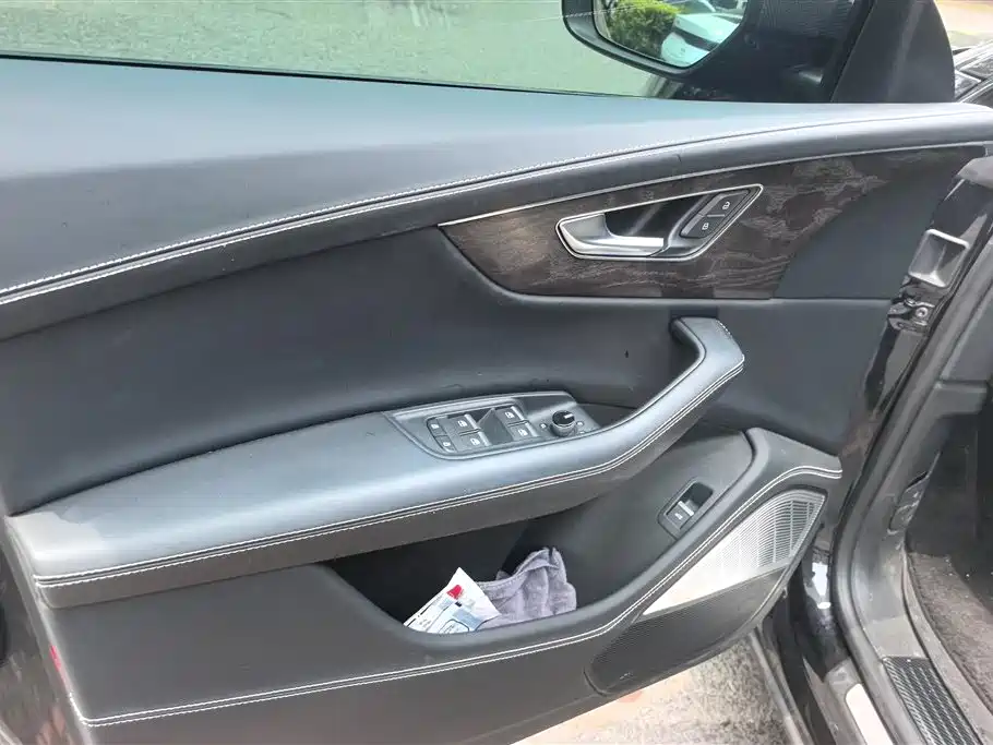 Audi Q8 55 TFSI Luxury Dynamic