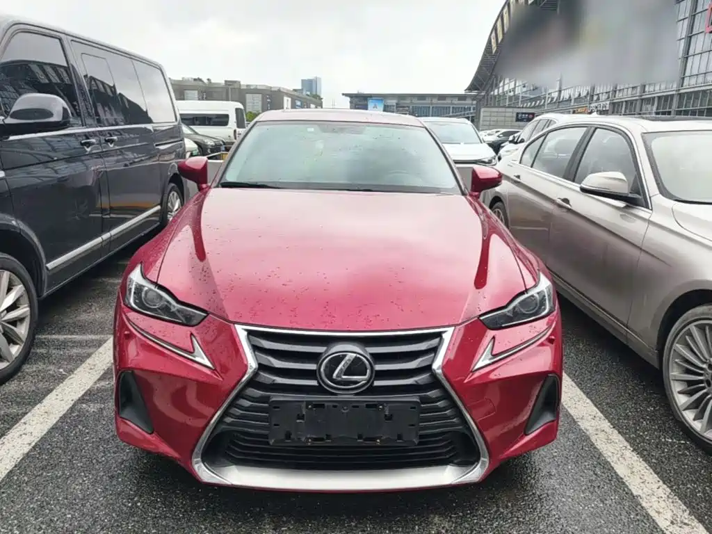 Lexus IS 300 Leading