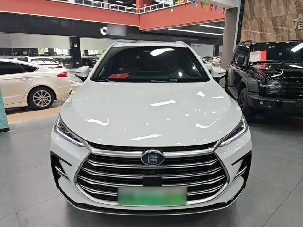 Tang NEV DM-i 112 KM Honored