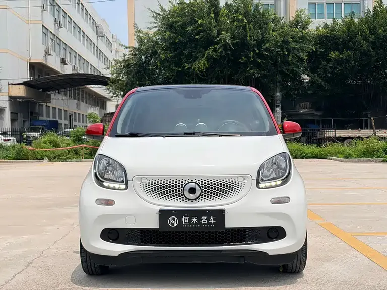 smart forfour 0.9 T 66 kW Pioneer
