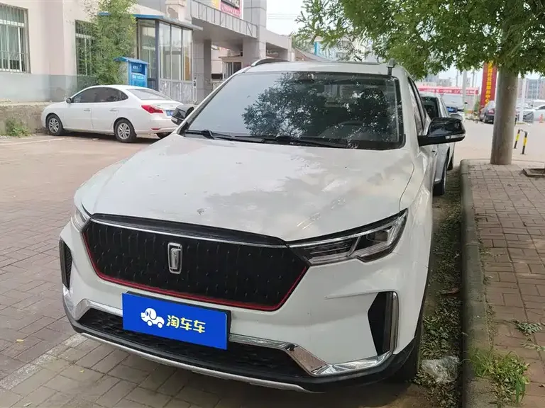 Besturn T33 奔腾T33 2021款 1.2 T DCT豪华型