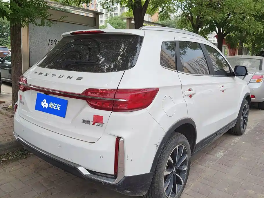 Besturn T33 奔腾T33 2021款 1.2 T DCT豪华型