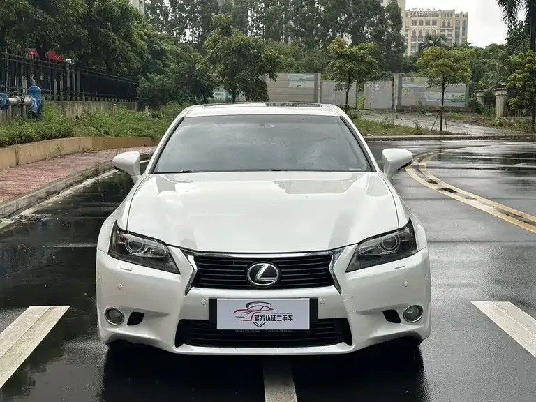Lexus GS 250 Leading