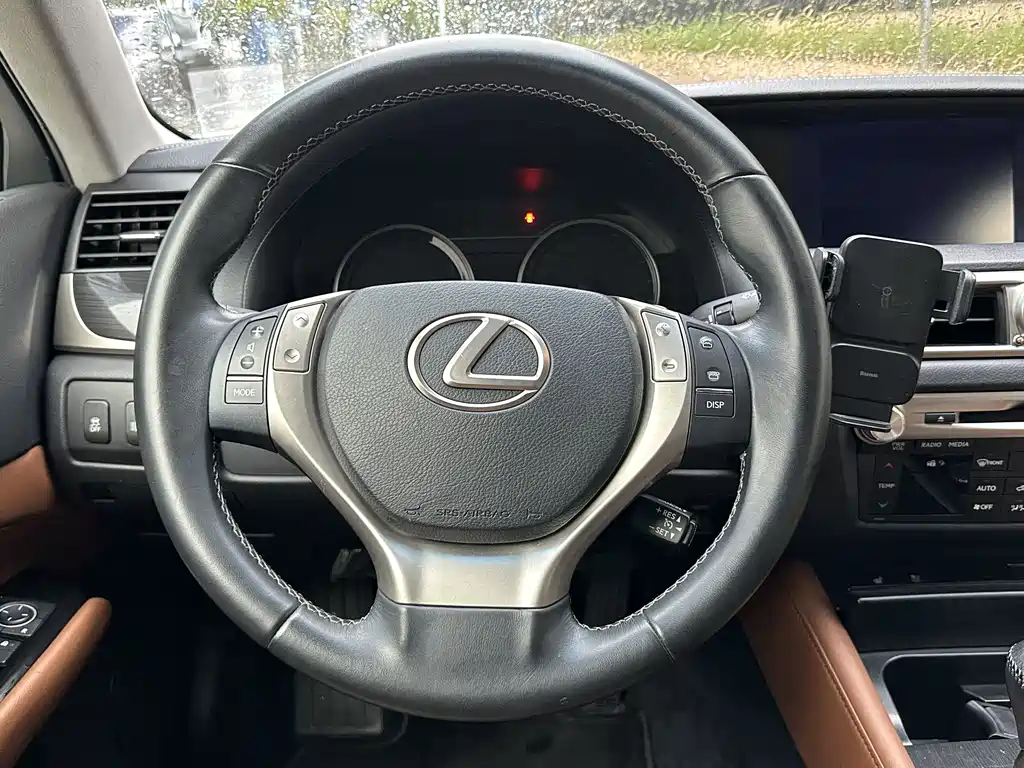 Lexus GS 250 Leading