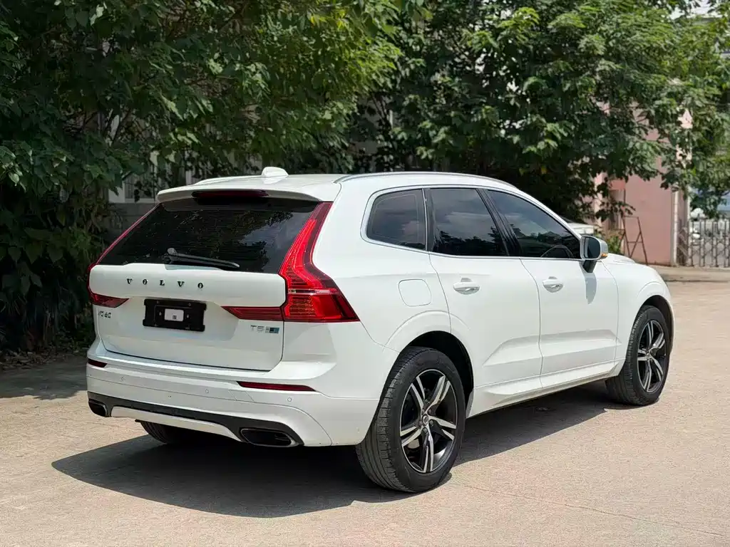 Volvo XC60 T5 4 WD Smart Grace Sport